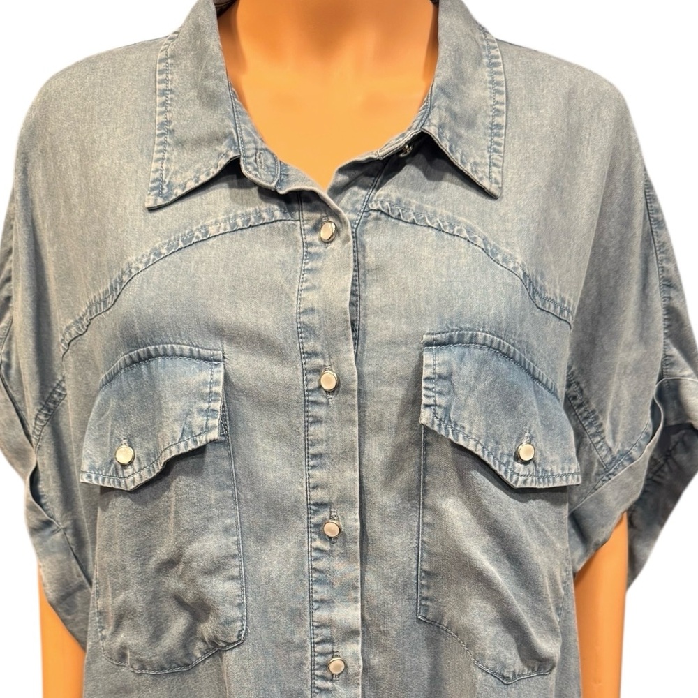 JANE & DELANCEY Denim Jean Light Blue Wash High Low Blouse Front Pockets NWT 3X - Picture 3 of 11
